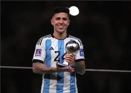 إنزو فرنانديز يتصدر قائمة صانعي الفرص في الدوري الإنجليزي