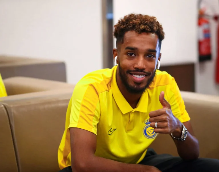 مختار علي يقترب من الرحيل عن النصر ويستعد للانضمام إلى القادسية أو الاتفاق