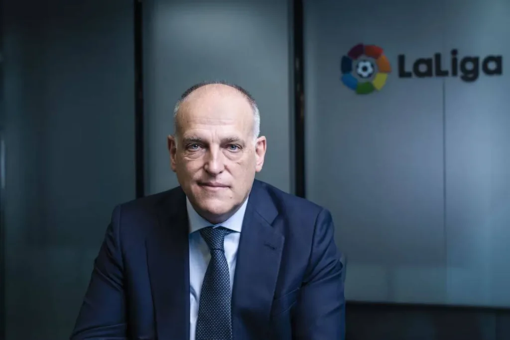 خافيير تيباس يعلق على إمكانية نقل كلاسيكو الإياب بين ريال مدريد وبرشلونة خارج ملعب المونتجويك