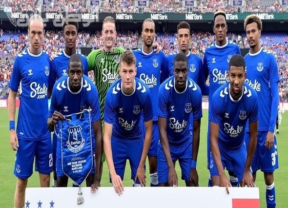 إيفرتون يستضيف توتنهام في قمة مرتقبة بالدوري الإنجليزي