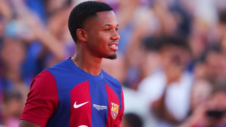 برشلونة يسعى لرحيل فاتي لتعزيز صفوفه في الشتاء