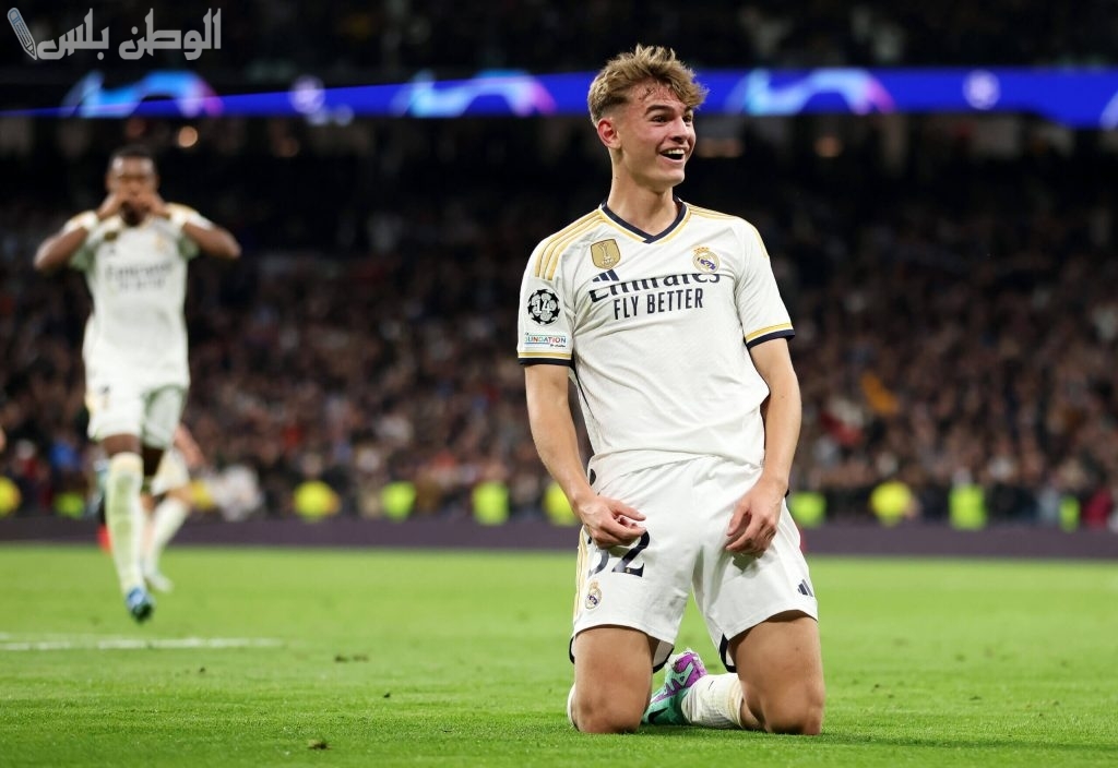 سيسك فابريغاس: كومو يرفض بيع نيكو باز إلا لريال مدريد