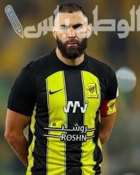 مدرب الرائد يكشف تفاصيل محادثته مع بنزيما عقب خسارة الاتحاد