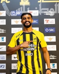النصر يفرض شروطه للتخلي عن عبدالإله العمري للاتحاد