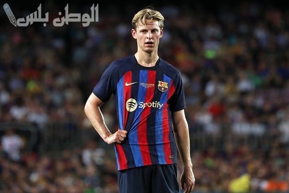 فرينكي دي يونغ يستعيد تألقه مع برشلونة وينفي شائعات رحيله