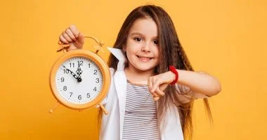 أسرار النجاح إذاعة مدرسية عن التخطيط وتنظيم الوقت لتحقيق التفوق الدراسي