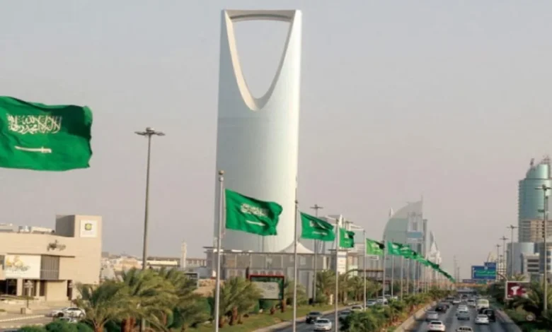 الحكومة السعودية تصدر بيانًا عاجلًا بشأن عقوبات مخالفة أنظمة الإقامة والعمل وأمن الحدود للمقيمين في المملكة العربية السعودية
