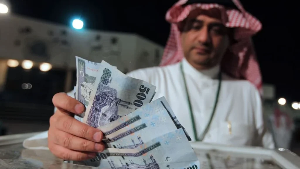 احصل على تمويل 12000 ريال سعودي من بنك الرياض بأقل قسط شهري وأطول فترة سداد