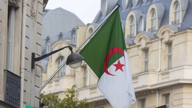 هل تم تاجيل قانون التقاعد الجديد في الجزائر 2025 التفاصيل كاملة