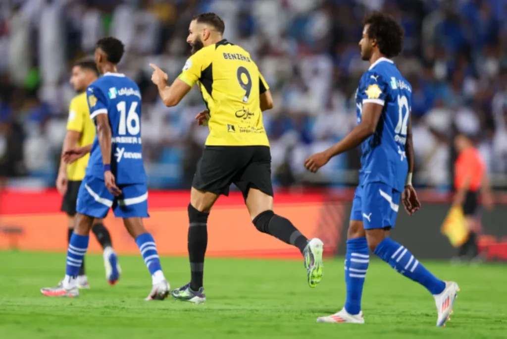 كلاسيكو ناري الاتحاد والهلال وجهاً لوجه في قمة الجولة 21 من دوري روشن
