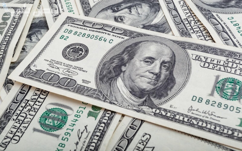 الدولار يواصل الارتفاع.. سعر الصرف في السوق السوداء اليوم السبت 15 فبراير 2025 مقارنة بالبنوك
