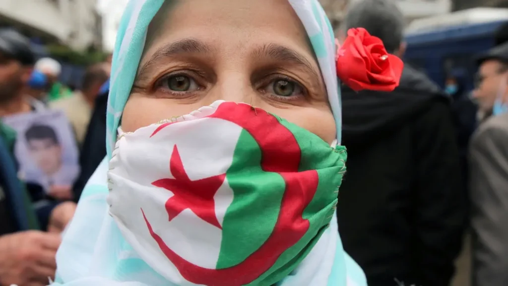 فرصة ذهبية خطوات وشروط التسجيل في منحة المرأة الماكثة بالمنزل 2025 الجزائر