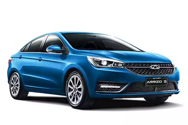 خيارك الأفضل: شيري أريزو 5 Chery Arrizo 5 ونيسان صني Nissan Sunny 2025 مقارنة شاملة