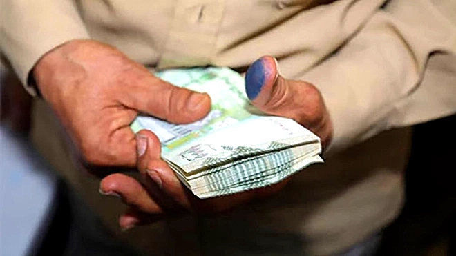 موعد صرف الزيادة الجديدة للأجور والمرتبات في اليمن 2025.. الحكومة تعلن التفاصيل رسميًا