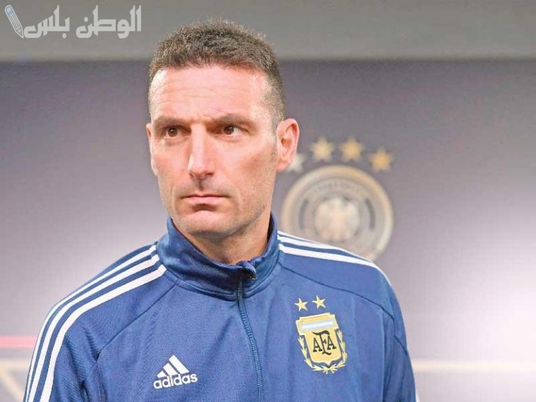 سكالوني يعلن قائمة الأرجنتين لمواجهتي أوروجواي والبرازيل وغياب ميسي بسبب الإصابة
