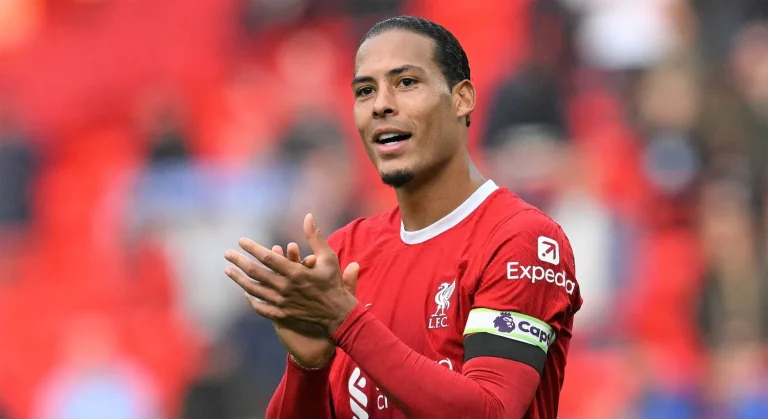 تقارير تربط فان ديك بالانتقال إلى الهلال.. والإعلامي عبدالله الحنيان ينفي وجود مفاوضات رسمية