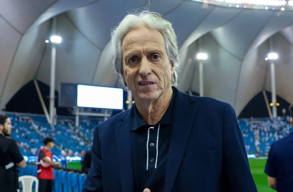 قرار مفاجئ من خيسوس بعد خسارة الهلال أمام النصر