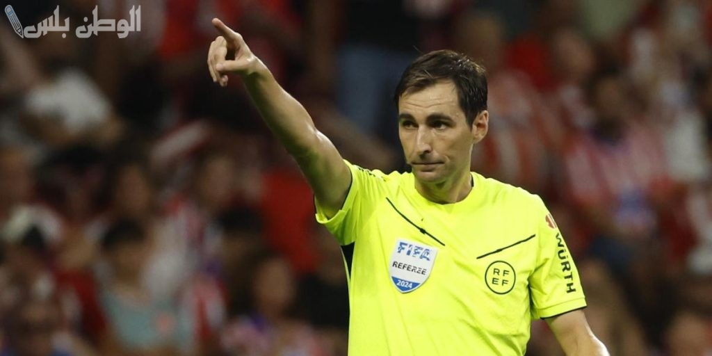 رابطة الدوري الإسباني تعيّن الحكم دي بورغوس لإدارة قمة أتلتيكو مدريد وبرشلونة في الجولة الـ28 من الليغا