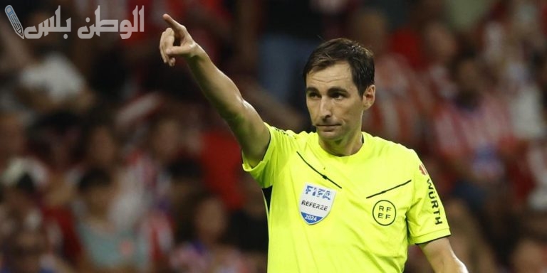 رابطة الدوري الإسباني تعيّن الحكم دي بورغوس لإدارة قمة أتلتيكو مدريد وبرشلونة في الجولة الـ28 من الليغا