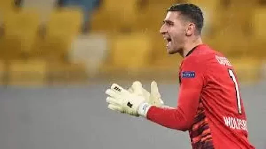 كاستيليس يعلن اعتزاله الدولي احتجاجًا على عودة كورتوا لمنتخب بلجيكا