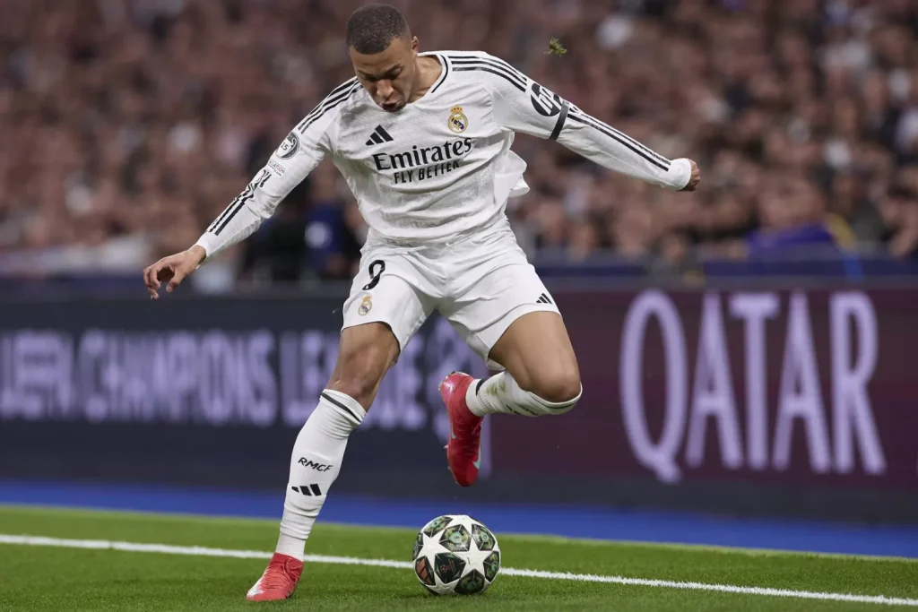 جماهير ريال مدريد تهاجم مبابي بصافرات استهجان بعد الخروج من الأبطال