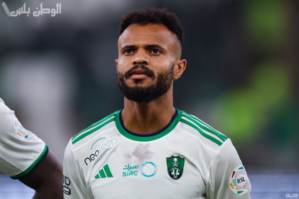 مطالبات بمعاقبة علي مجرشي بعد تصرفه في مباراة الأهلي والأخدود