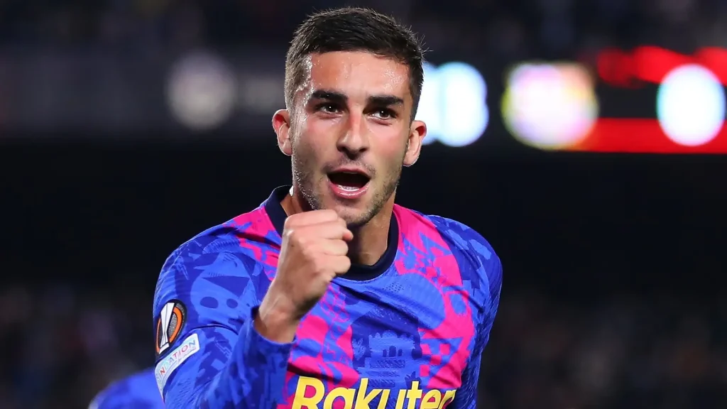برشلونة يفتح الباب أمام رحيل فيران توريس وسط اهتمام أندية إنجليزية