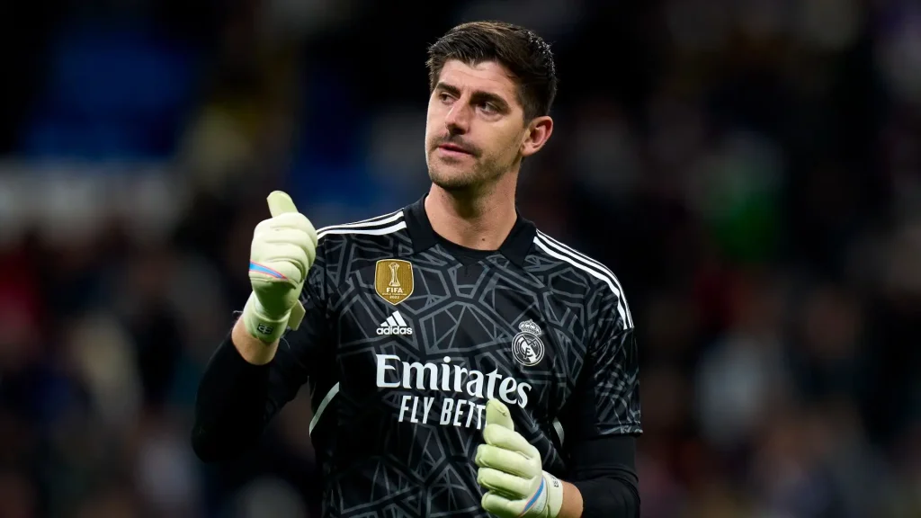 كورتوا يثير القلق في ريال مدريد غياب مفاجئ وسبب مطمئن