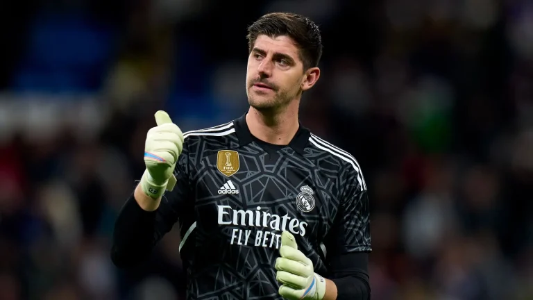 كورتوا يثير القلق في ريال مدريد غياب مفاجئ وسبب مطمئن