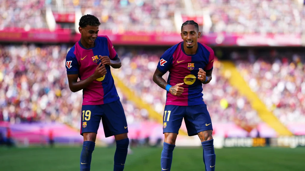 ثنائية رافينيا ويامال تقود برشلونة للفوز على بنفيكا