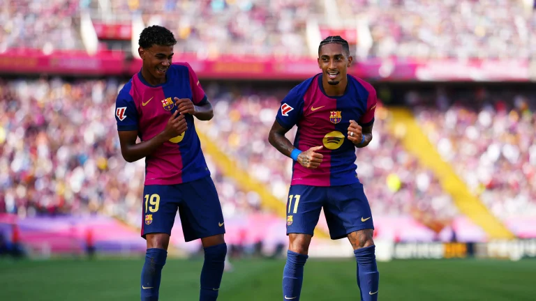 ثنائية رافينيا ويامال تقود برشلونة للفوز على بنفيكا