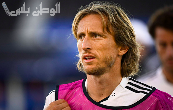 مودريتش يواجه تحديًا لإثبات استمراريته في التشكيلة الأساسية لريال مدريد قبل مواجهة أتلتيكو في دوري الأبطال