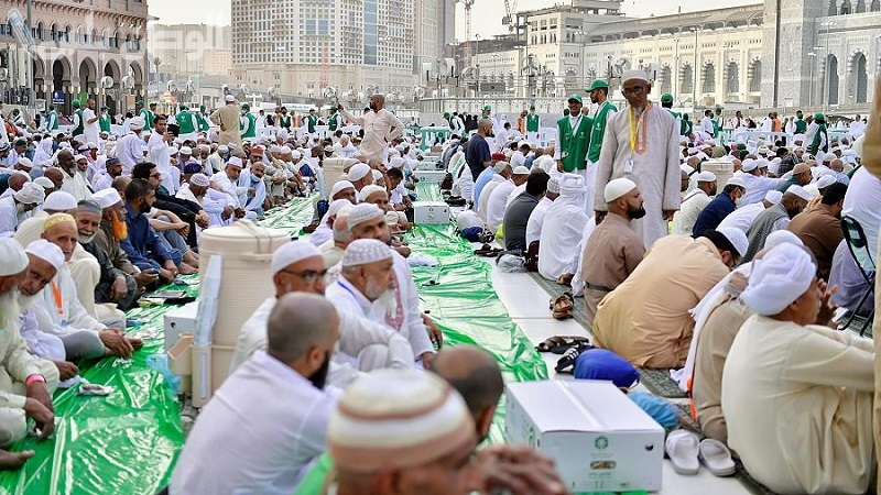 تفاصيل مشروع إفطار صائم في الحرم المكي و شروط الحصول على التصريح