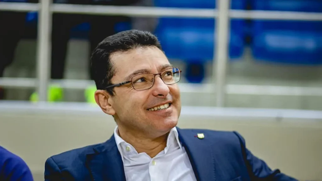 ريال مدريد يكرم ذكرى طبيب برشلونة الراحل كارليس مينيارو بحضور رسمي في مراسم الجنازة