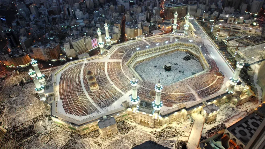 حمله الآن | جدول أئمة الحرم المكي هذا الأسبوع 1446 بداية من 8 رمضان