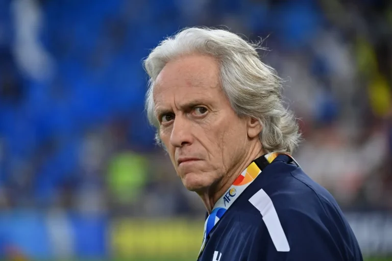 عناد خيسوس يهدد موسم الهلال بإصابات مرعبة