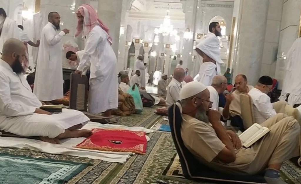 قدم قبل نهاية الموعد.. رابط التسجيل في اعتكاف المسجد الحرام والخطوات 2025