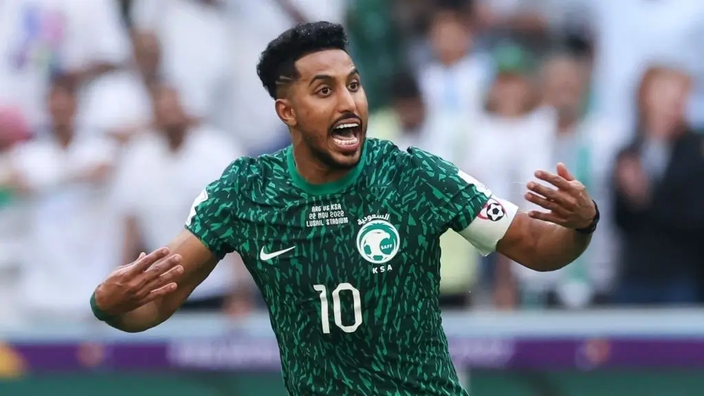 ملف التجديد يشتعل صدام مالي بين سالم الدوسري وإدارة الهلال