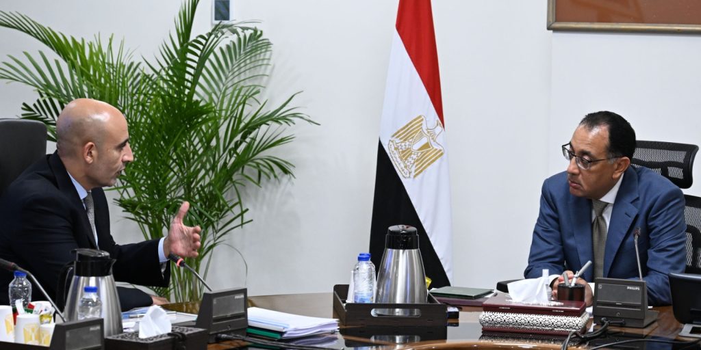 مدبولي بيتابع مع وزير التعليم تطوير المدارس وربطها بسوق العمل