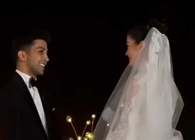 فرح ليلى زاهر وهشام جمال قدام سقاره وسط نجوم الفن كلهم