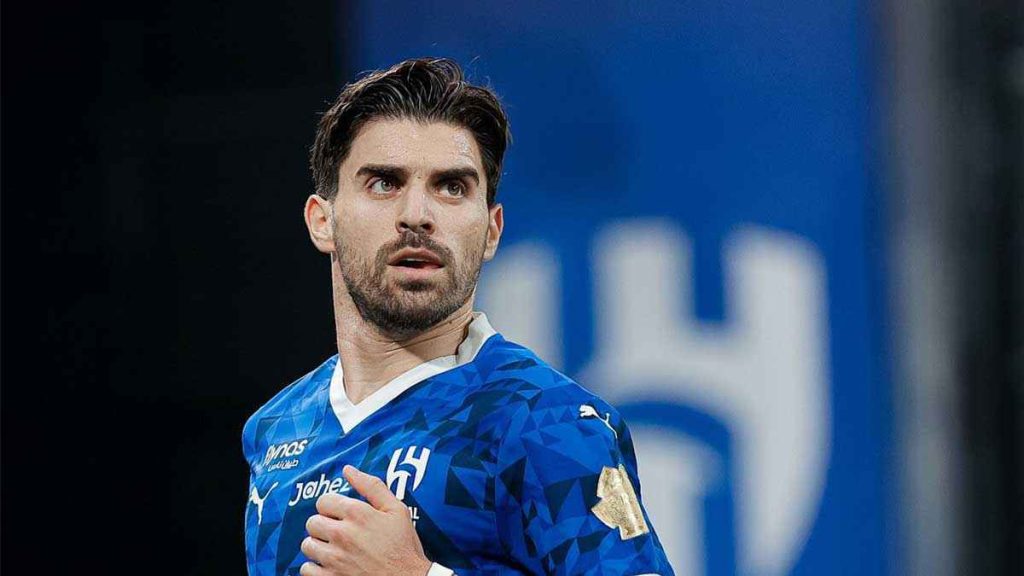 روبن نيفيز يحمس جماهير الهلال قبل مواجهة غوانغجو المرتقبه