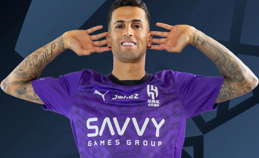 جواو كانسيلو يرفض مغادرة معسكر الهلال رغم إصابته قبل مباراة الأهلي