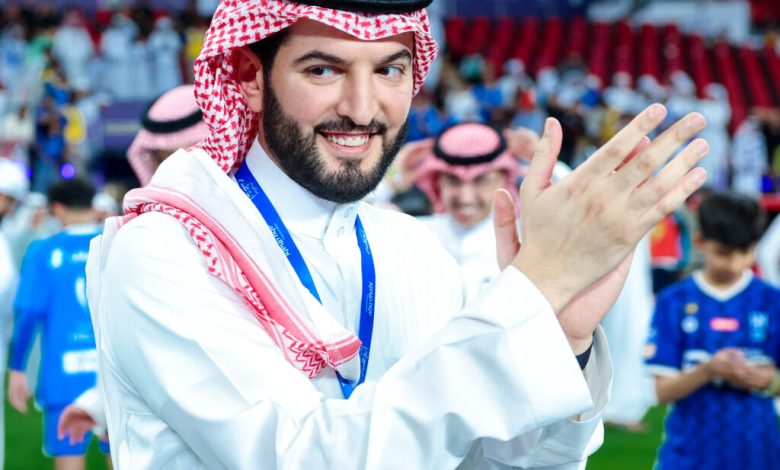 غضب جماهيري بعد تعادل الهلال ومطالب برحيل فهد بن نافل