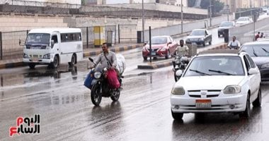 أمطار تتساقط على القاهرة والجيزة مع سحب منخفضة ومتوسطة