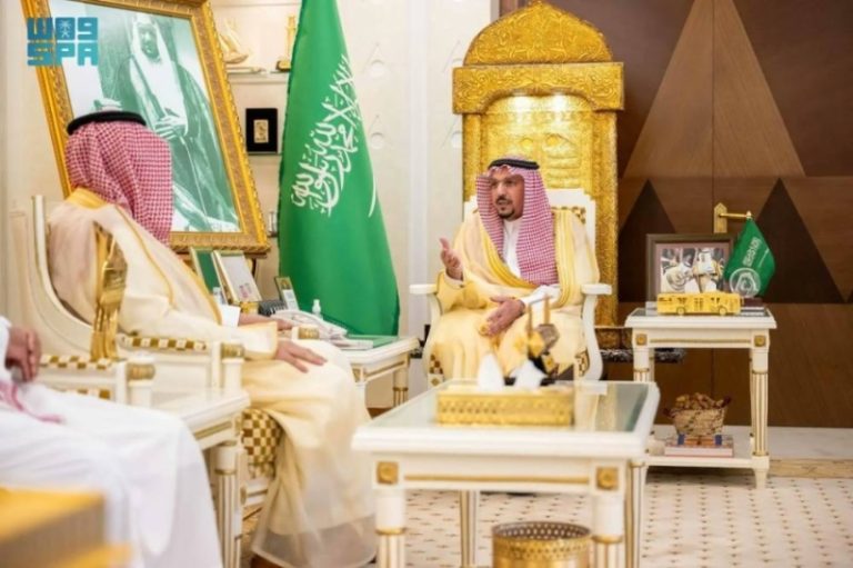 أمير القصيم يشيد بجهود فرع الهلال الأحمر ويستعرض المؤشرات التشغيلية والتدريبية