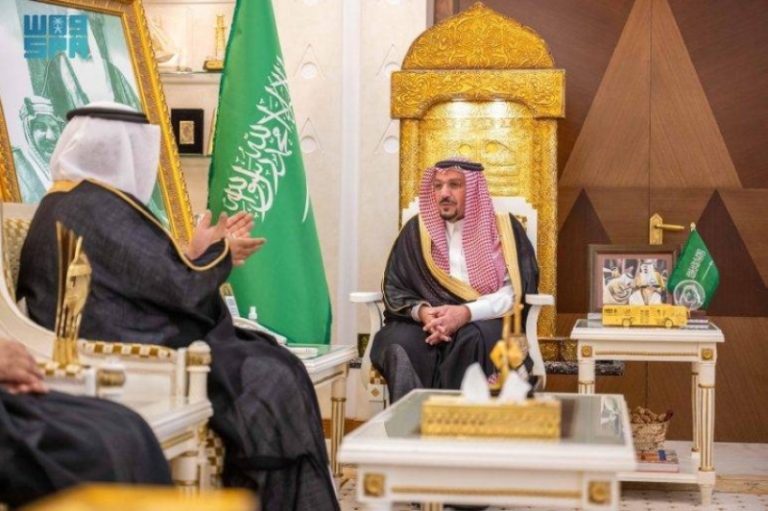 أمين مركز الملك عبدالعزيز للتواصل الحضاري يزور أمير القصيم