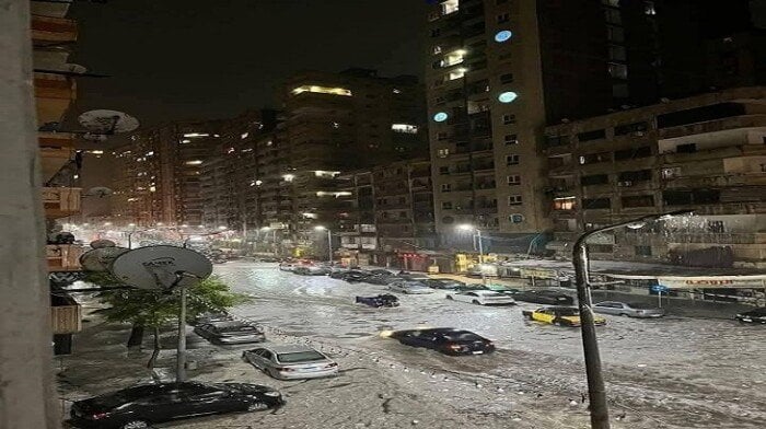إعصار يضرب الإسكندرية ويسبب عواصف رعدية رفع حالة الطوارئ وغلق المدارس | صور وفيديو
