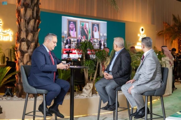 إعلاميون دوليون يشيدون بتجربة سعودية متقدمة في التغطية والبث
