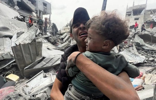 إغلاق المعابر يفاقم كارثة غزة وارتفاع عدد الشهداء إلى 20
