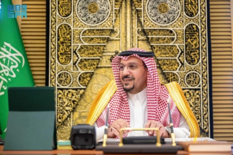 اجتماع أمير القصيم لاستعراض مبادرات المركز الوطني للنخيل والتمور